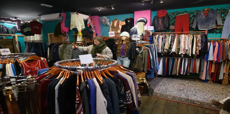 Alternativas sostenibles a la moda impulsiva